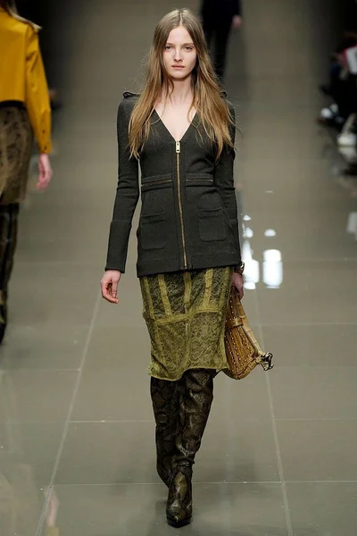 Look 18